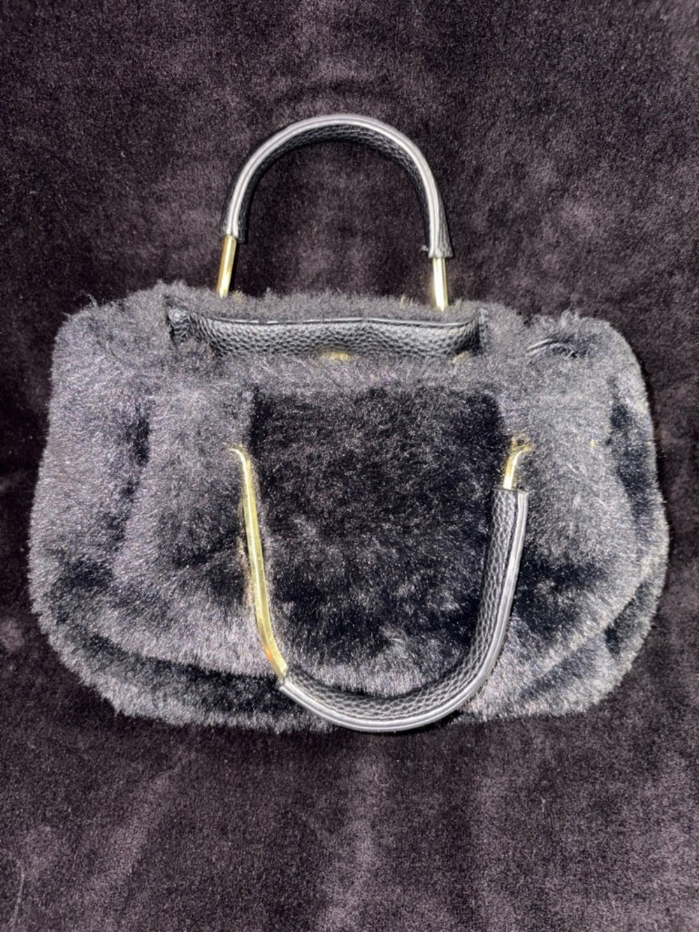 Isaac Mizrahi New York Faux Shearling Satchel Top Handle Bag Black Cozy Chic EUC